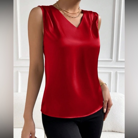 Luxe V neck sleeveless blouse - Picture 12 of 16